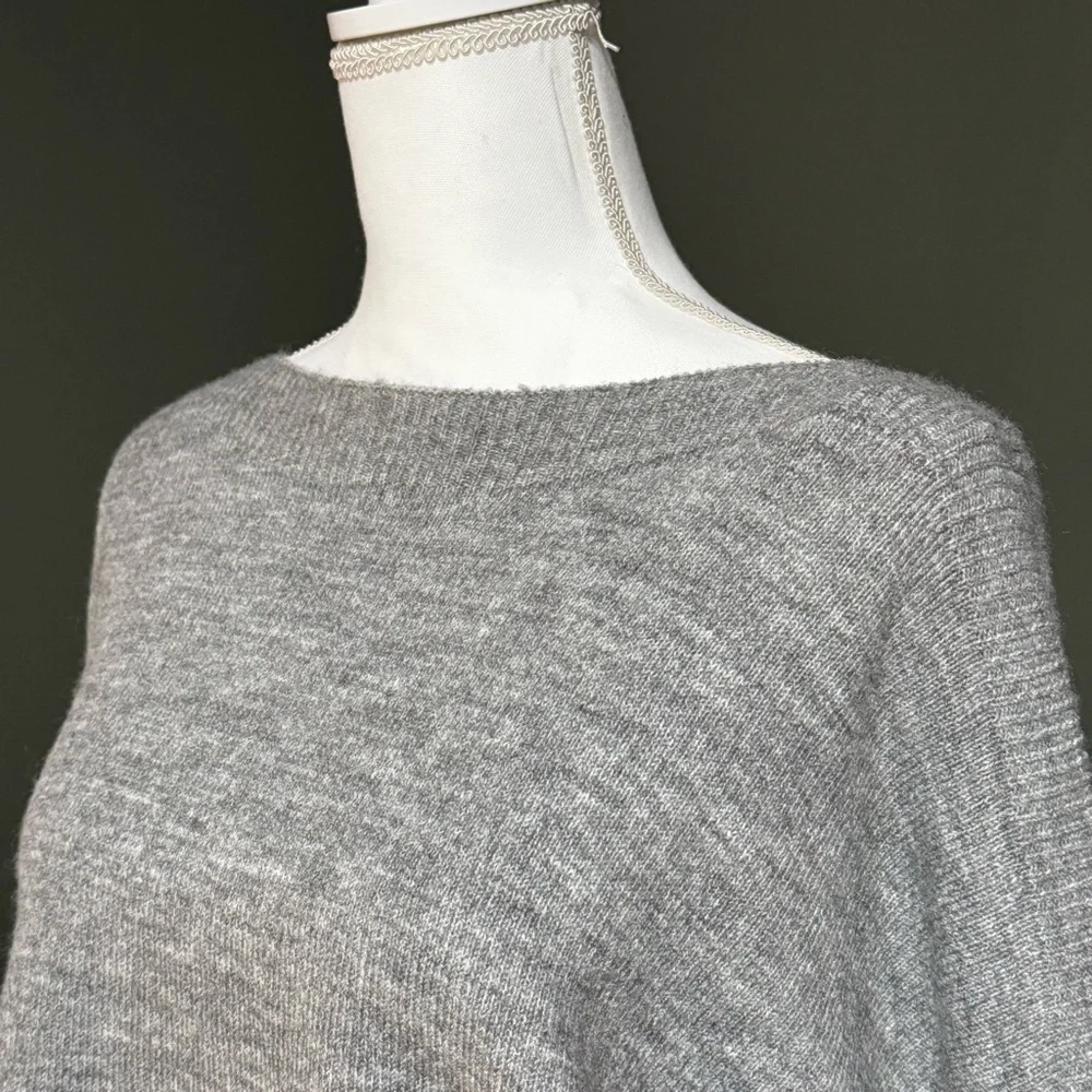 Umgee USA Sweater Women’s Medium Gray Ruffle Bell Sleeve Cozy Knit - Picture 4 of 7